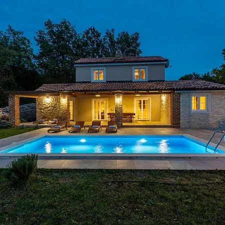 بيت للعطل Lucia *