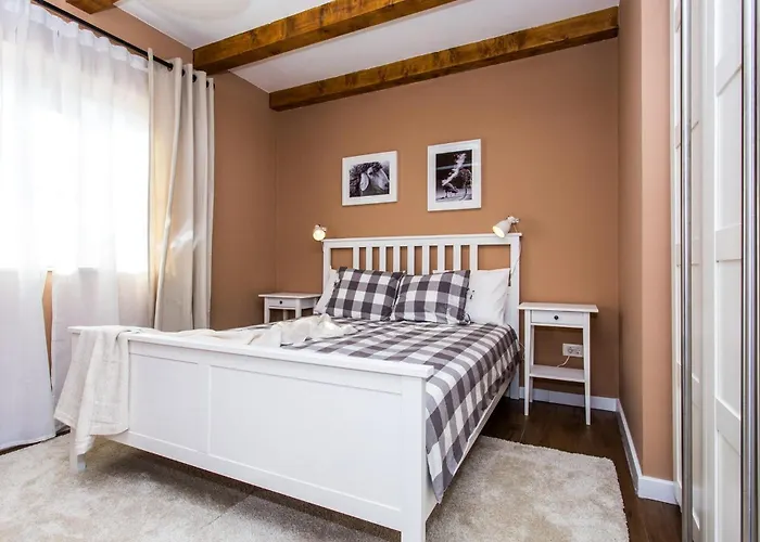Lucia Holiday home