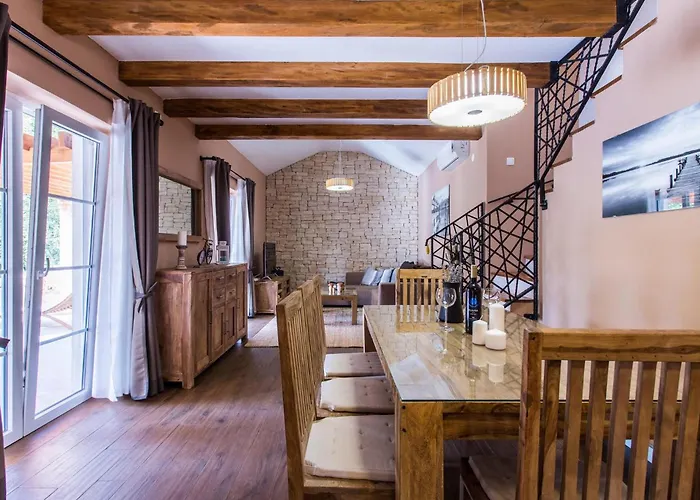 Lucia Holiday home *